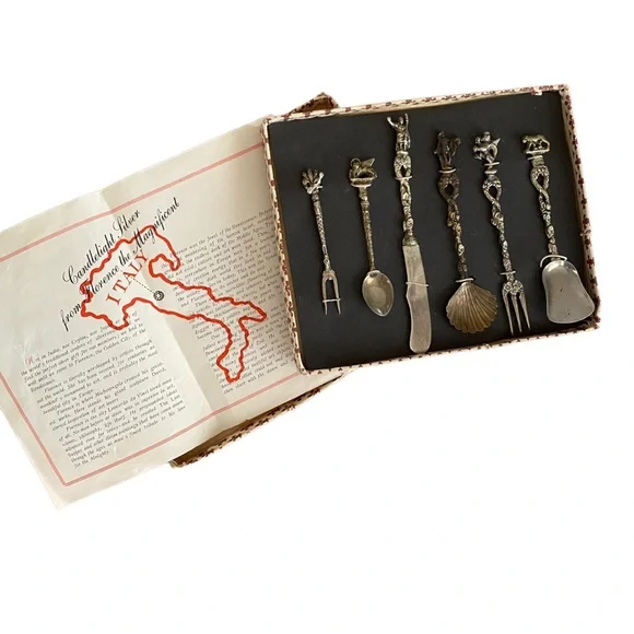 Shoppers Around The World “Candlelight Silver” w original box and paper. - Picture 8 of 12